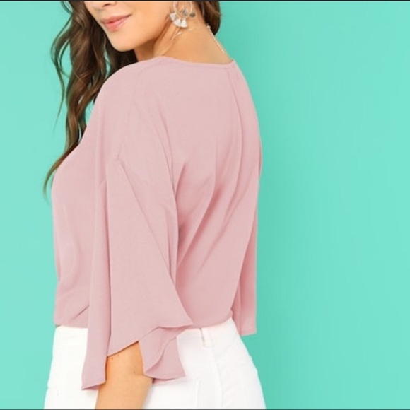 🌟Knot front flounce sleeve top🌟 - Picture 2 of 3